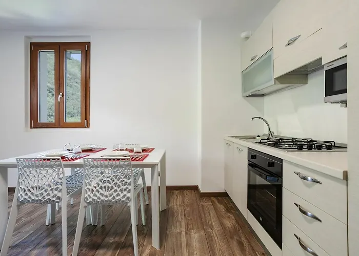 Suits By Halldis * Cremia