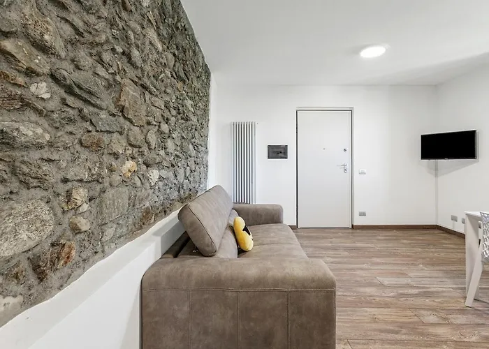 Suits By Halldis * Cremia